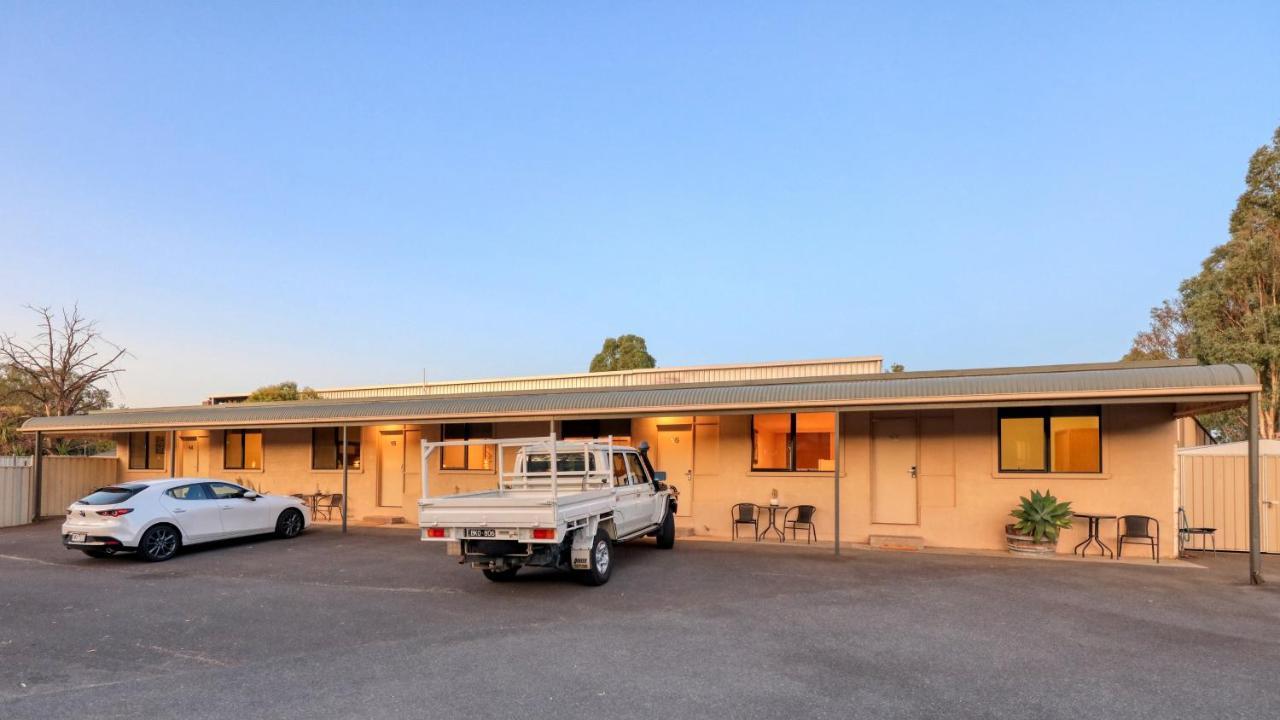 New Crossing Place Motel Seymour Exterior photo